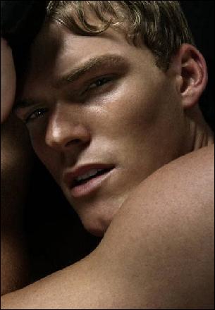 alan-ritchson005 (428x619, 108 kБ...)
